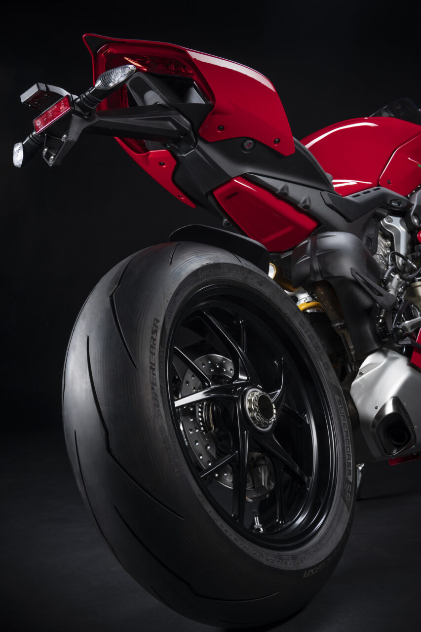 2022 Ducati Panigale V4 Review & Specs | Devitt