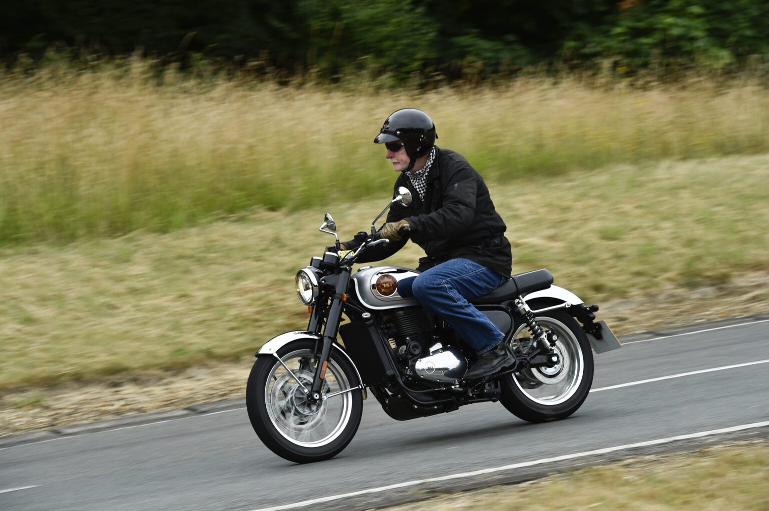 Battle Of The Retros: Royal Enfield Interceptor 650 V BSA Gold Star