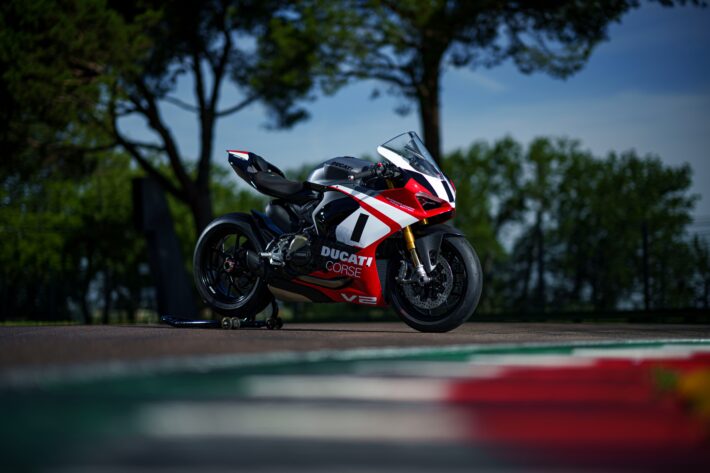 2024 Ducati Panigale V2 Superquadro Final Edition