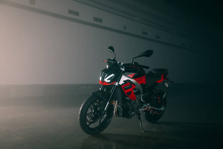 2025 Aprilia Tuono 457